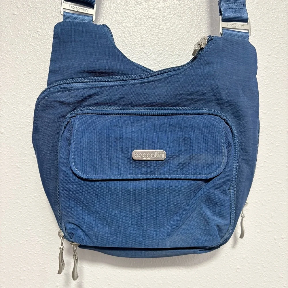 Baggallini Criss Cross Crossbody Bag – Pacific Blue – Utility Chic / Gorpcore